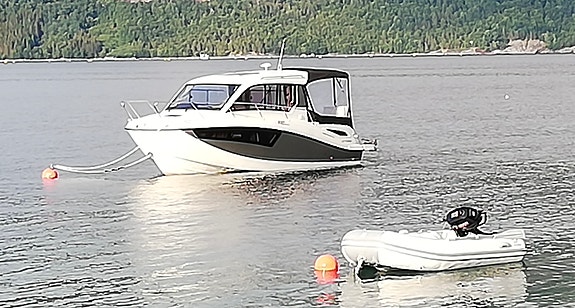 Uttern C77 med Zodiac gummibåt 2 of 5