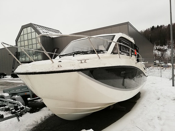 Uttern C77 med Zodiac gummibåt 5 of 5