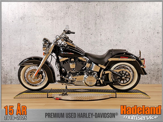 Harley-Davidson FLSTN / Softail Deluxe 5 of 5