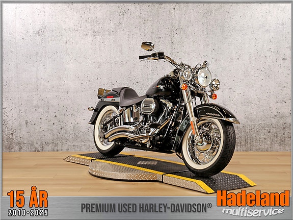 Harley-Davidson FLSTN / Softail Deluxe 2 of 5