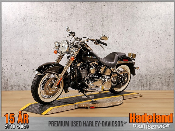 Harley-Davidson FLSTN / Softail Deluxe 4 of 5