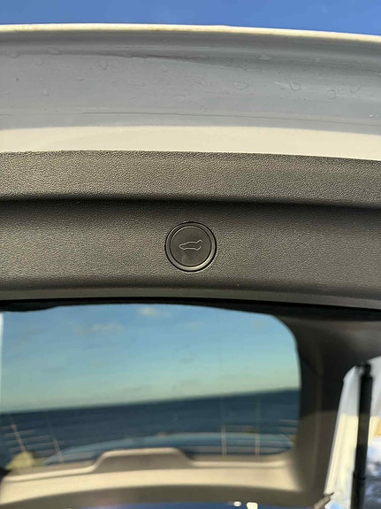 Tesla Model Y 11 of 11
