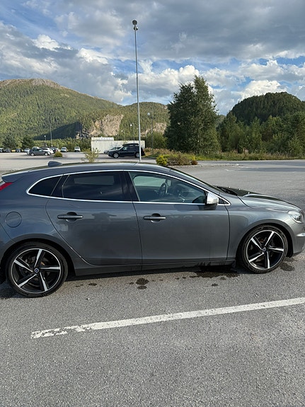 Volvo V40 5 of 25