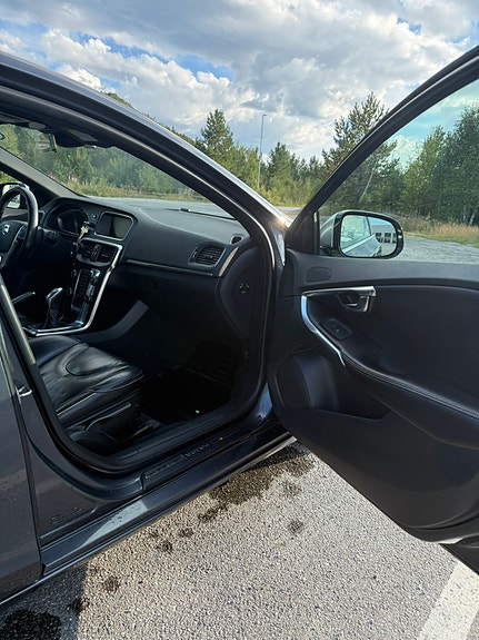 Volvo V40 17 of 25