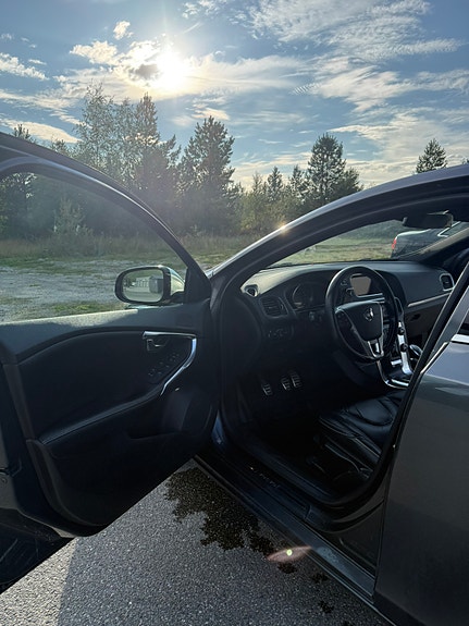 Volvo V40 12 of 25
