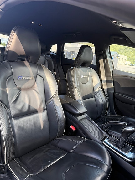 Volvo V40 20 of 25