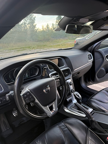 Volvo V40 14 of 25