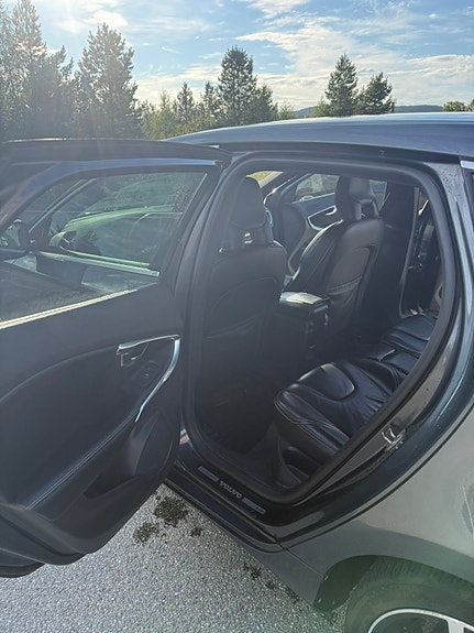 Volvo V40 21 of 25