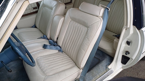 Cadillac Deville 12 of 26
