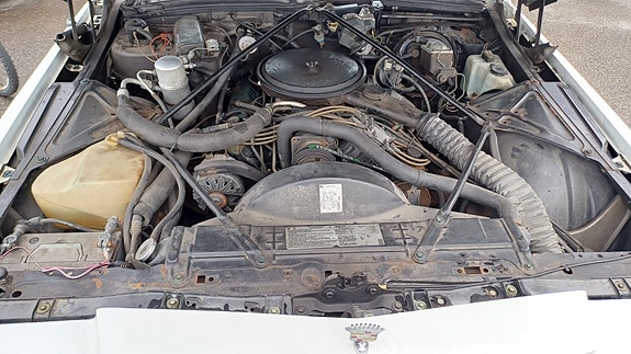 Cadillac Deville 24 of 26