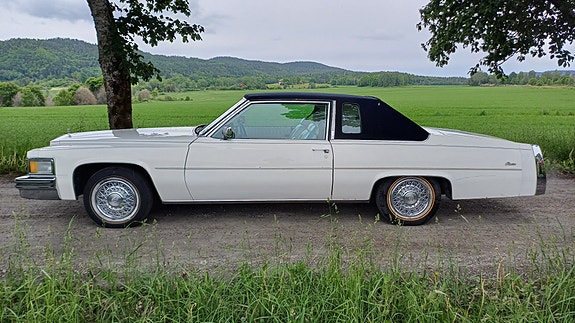 Cadillac Deville 8 of 26
