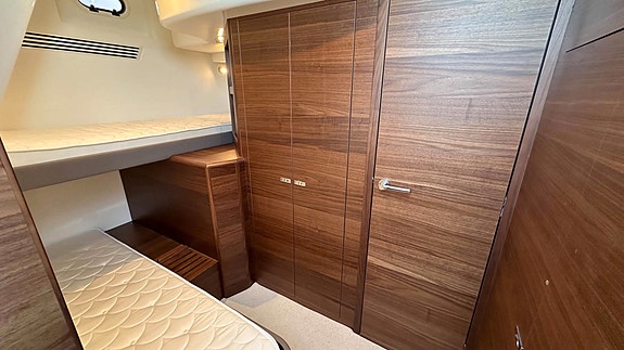 2024 Princess F65 med bimini 18 of 20