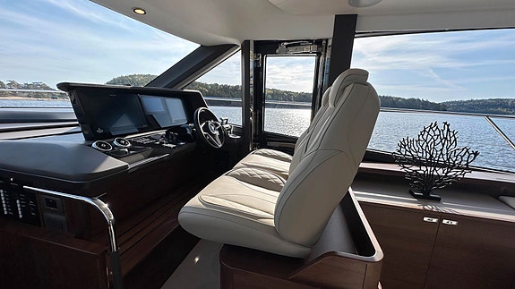 2024 Princess F65 med bimini 10 of 20