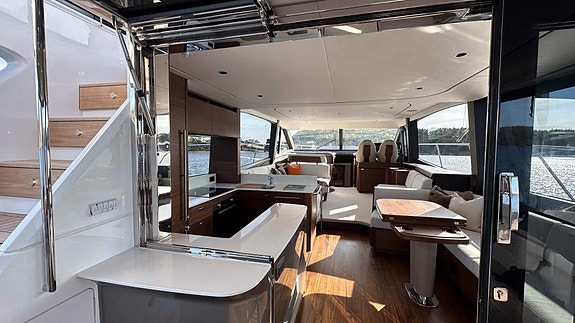 2024 Princess F65 med bimini 6 of 20