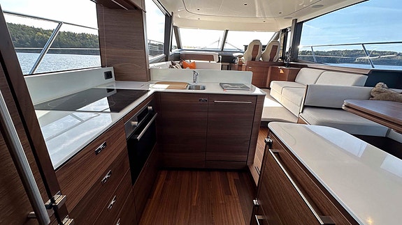 2024 Princess F65 med bimini 9 of 20