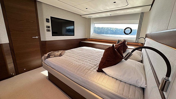 2024 Princess F65 med bimini 16 of 20