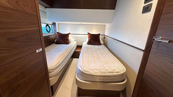 2024 Princess F65 med bimini 11 of 20