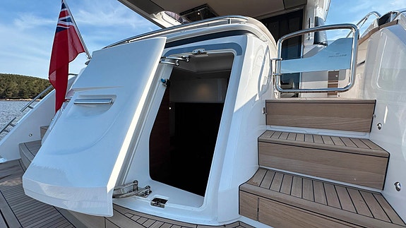 2024 Princess F65 med bimini 17 of 20