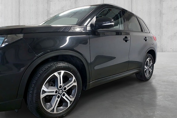 Suzuki Vitara 3 of 30