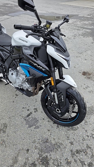 CFMOTO 675 NK 6 of 10