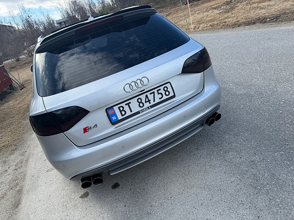 Audi S4 3 of 5