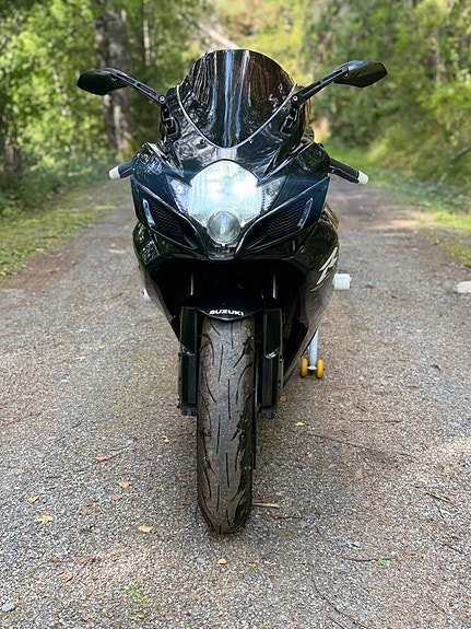 Suzuki GSX-R 750 3 of 11