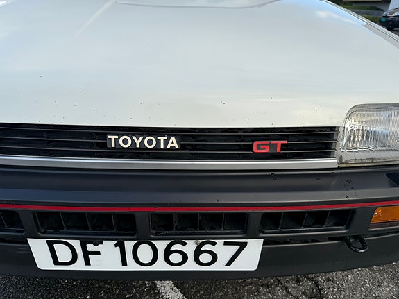 Toyota Corolla 8 of 30