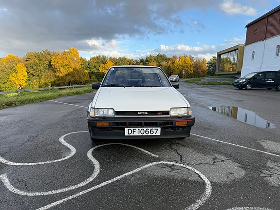 Toyota Corolla 4 of 30