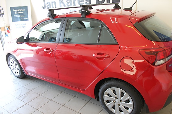 Kia Rio 2 of 5