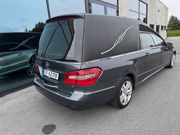 Mercedes-Benz E-Klasse 4 of 19