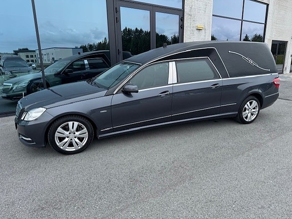 Mercedes-Benz E-Klasse 3 of 19