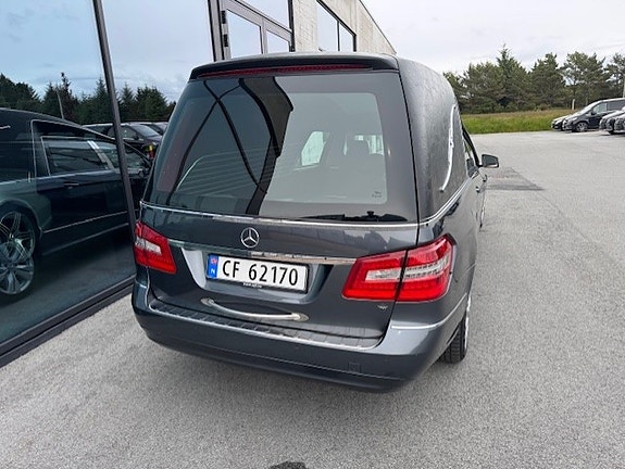 Mercedes-Benz E-Klasse 7 of 19