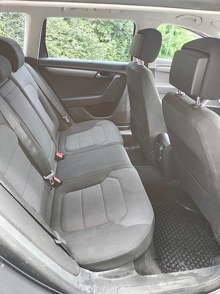 Volkswagen Passat 16 of 22