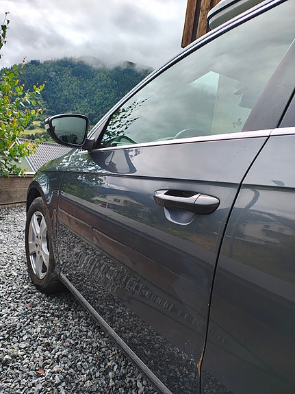 Volkswagen Passat 5 of 22
