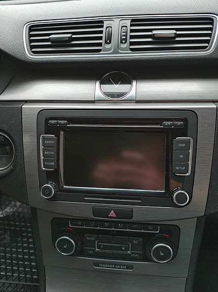 Volkswagen Passat 13 of 22