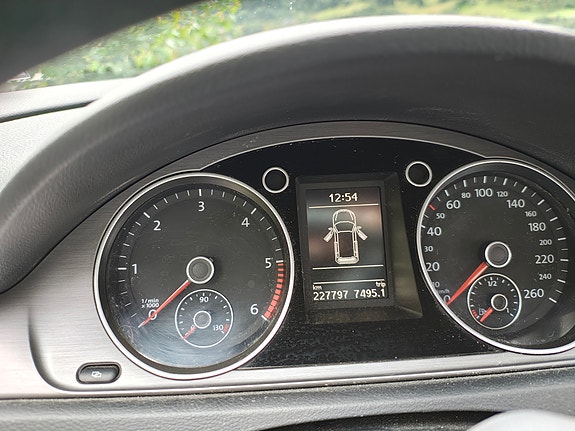 Volkswagen Passat 11 of 22