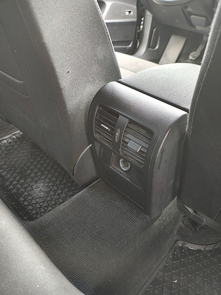 Volkswagen Passat 19 of 22