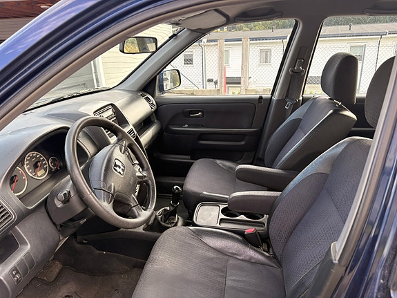 Honda CR-V 4 of 8