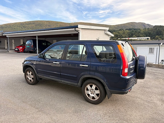 Honda CR-V 3 of 8