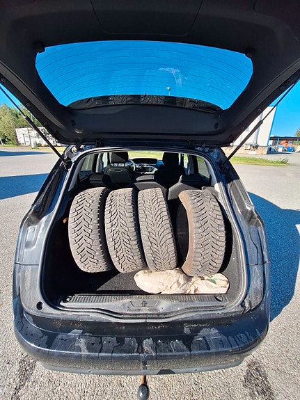 Citroen C4 Picasso 17 of 18