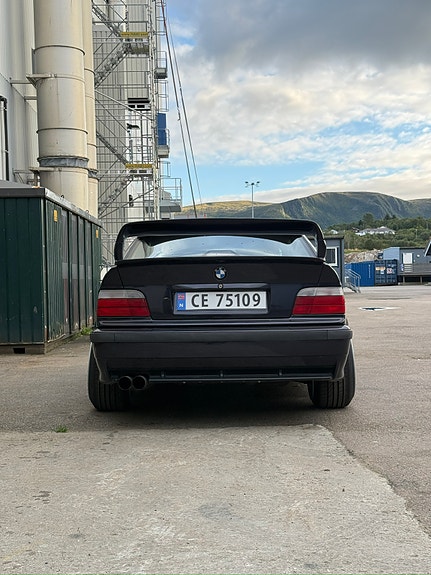 BMW 328i 24 of 30