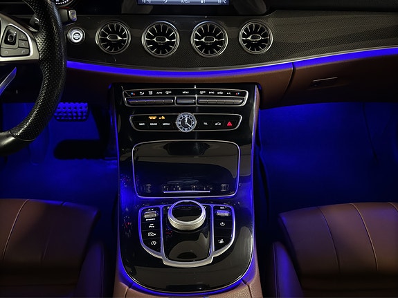Mercedes-Benz E-Klasse 30 of 30