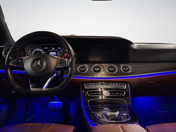 Mercedes-Benz E-Klasse 29 of 30