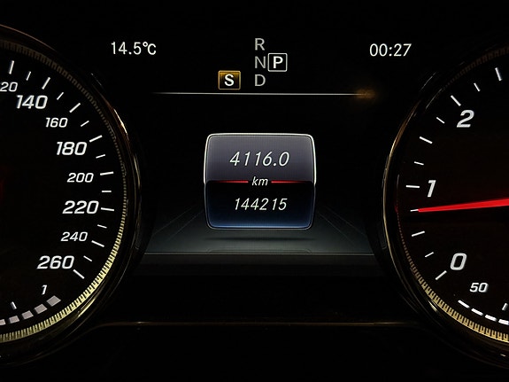 Mercedes-Benz E-Klasse 28 of 30
