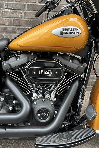 Harley-Davidson FLHCS Heritage Classic 114 4 of 5