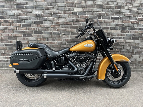 Harley-Davidson FLHCS Heritage Classic 114 13 of 14