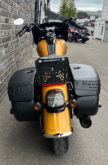 Harley-Davidson FLHCS Heritage Classic 114 8 of 14