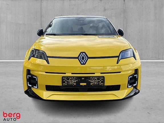 Renault 5 E-Tech 3 of 5