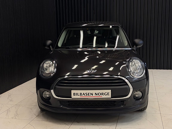 MINI One 4 of 5