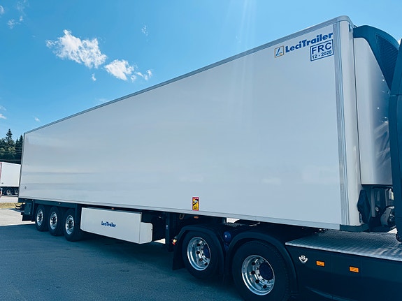 LeciTrailer FRC med bommer og 2-temp. 2700 mm innvendig høyde. Tralla er 100% strøken! Kun kjørt 111295 km. Alu felger . 4 of 9